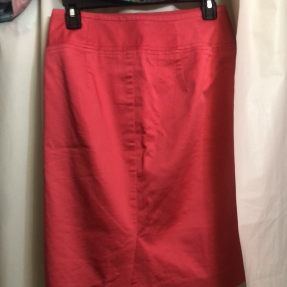 The Limited pencil skirt💕 - Picture 5 of 11